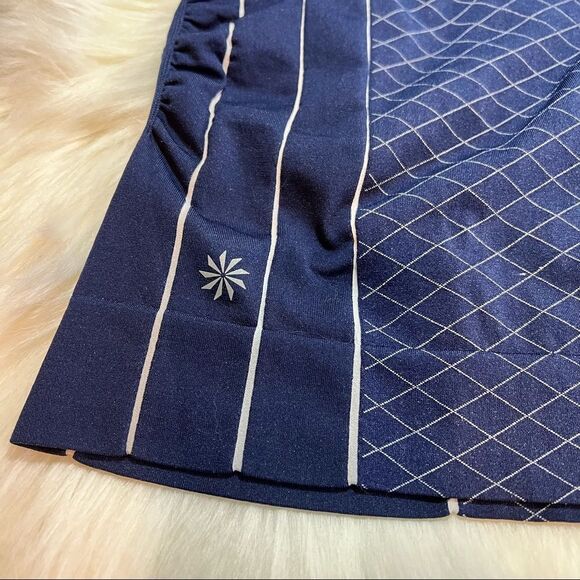 Athleta Finish Fast Line Tee, Navy/White SIZE M       #591287 - Picture 6 of 9